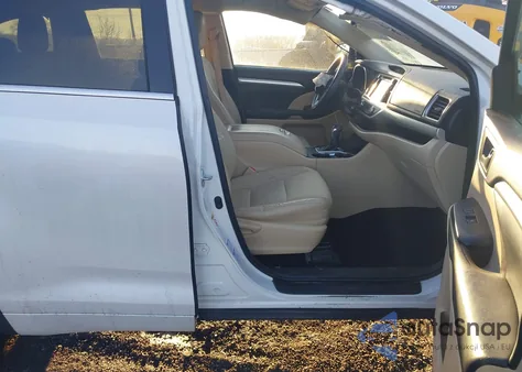 2016 Toyota Highlander Le Plus V6 from USA, damaged, VIN 5TDBKRFH8GS324499